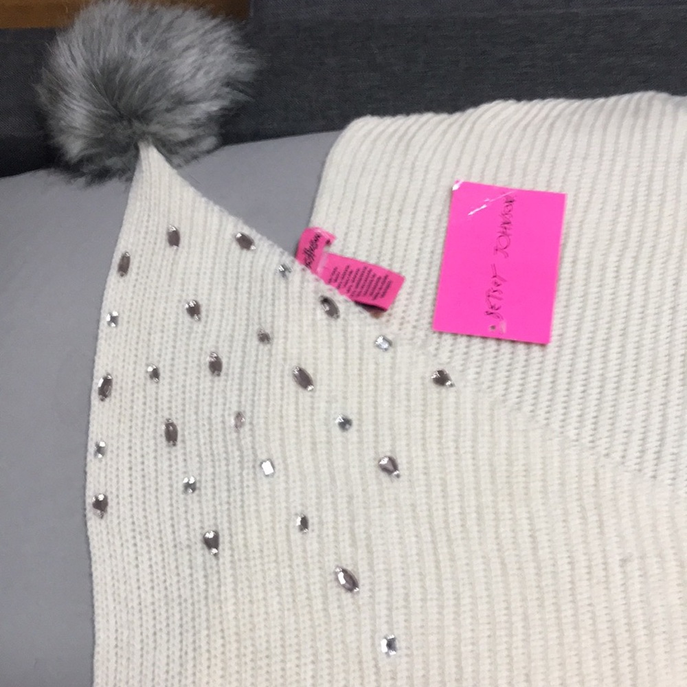 Betsy Johnson scarf